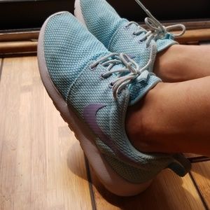 Nike Roshe Women's baby blue